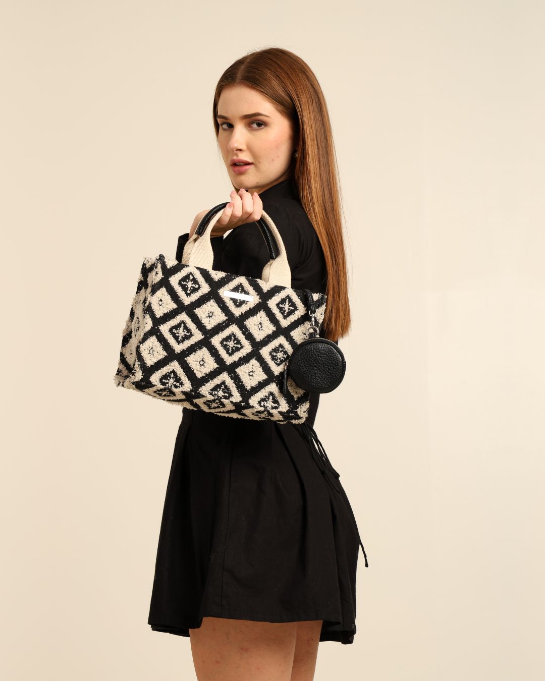 Diamond Noir Box Bag