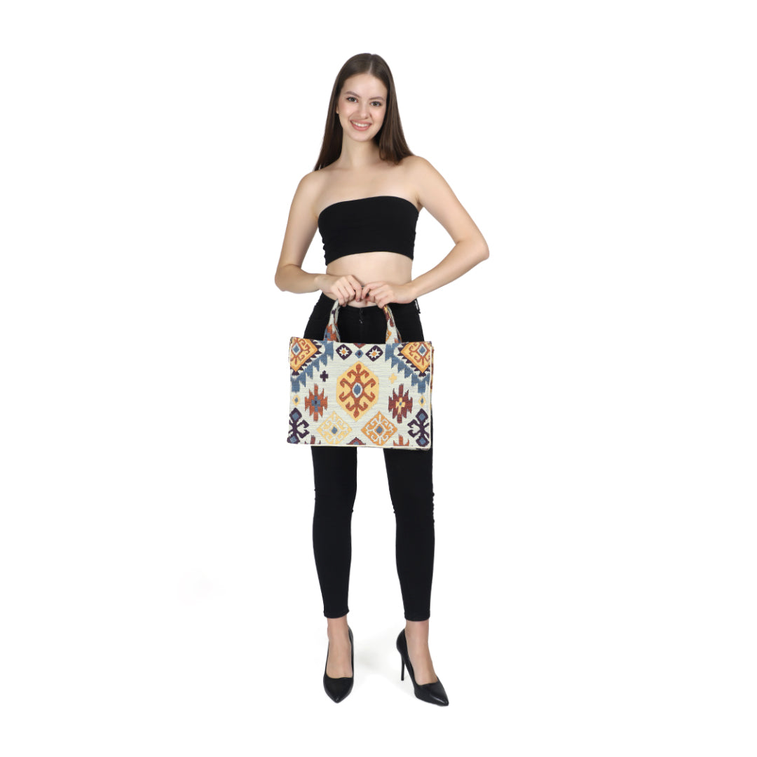 Aisha Box Bag