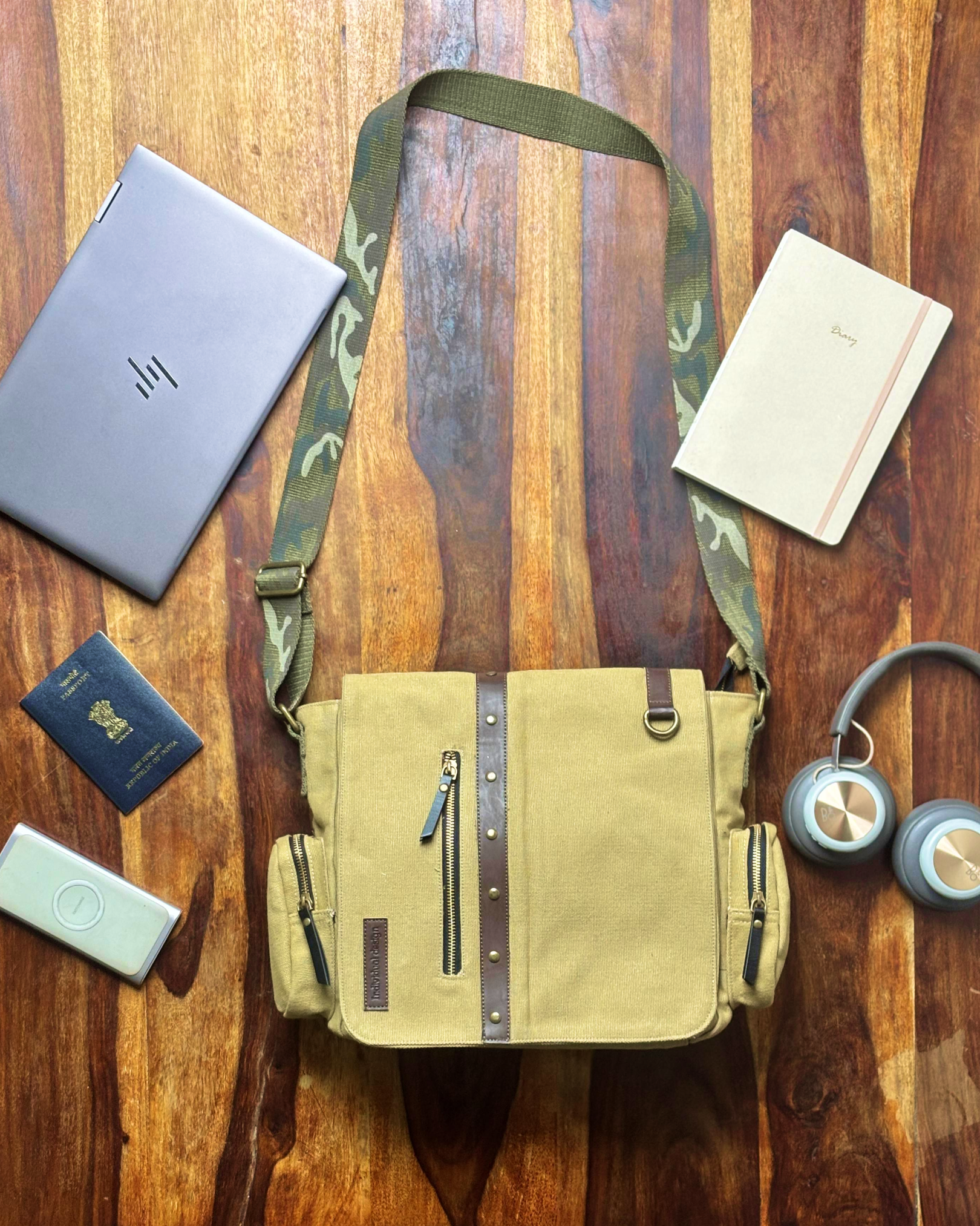 Daniel Messenger Bag - Beige